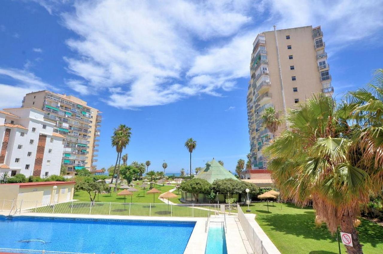 Estudio En Primerisima Linea Apartment Benalmadena Bagian luar foto