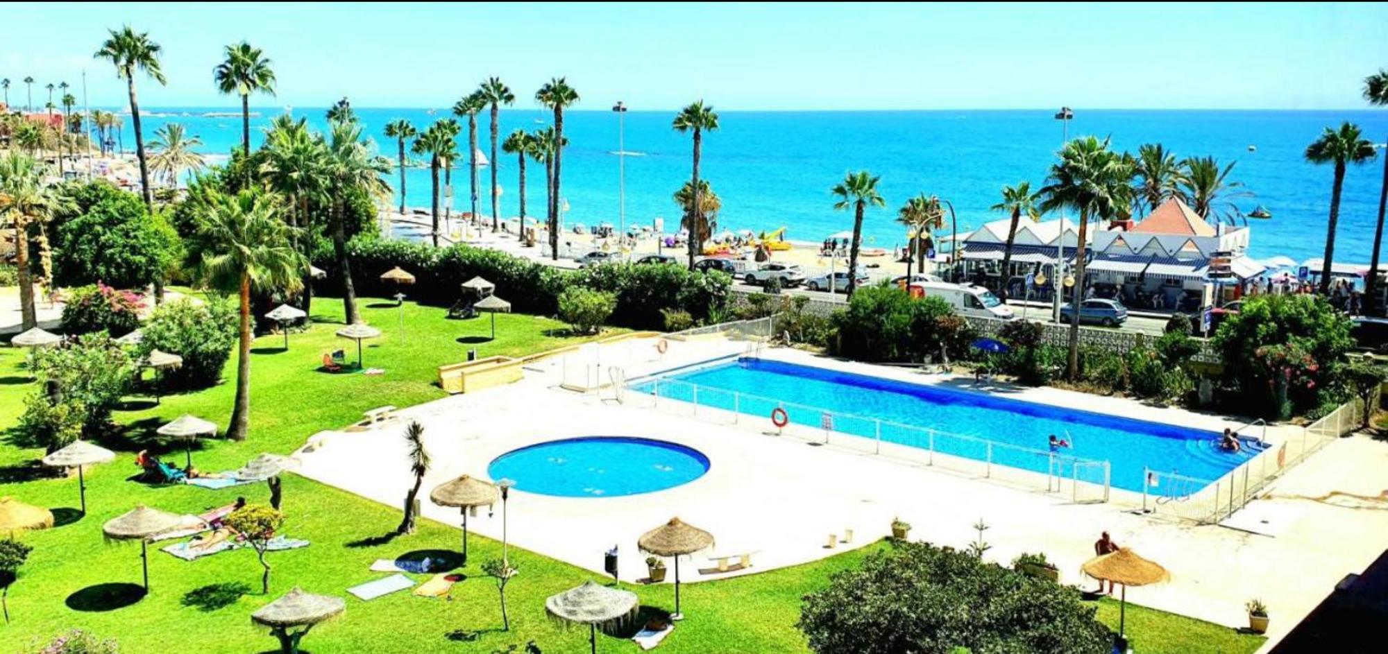 Estudio En Primerisima Linea Apartment Benalmadena Bagian luar foto